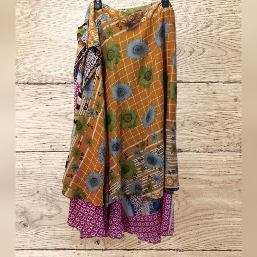 - Multicolor Patterned Reversible Wrap Skirt - Picture 3 of 4
